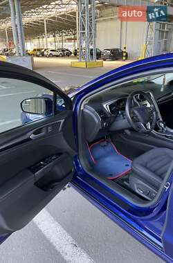 Седан Ford Fusion 2015 в 