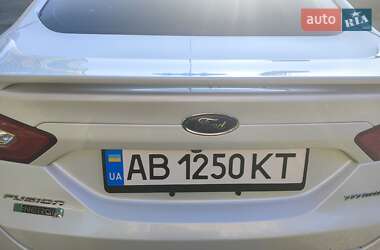 Седан Ford Fusion 2015 в 