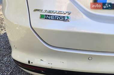 Седан Ford Fusion 2015 в 