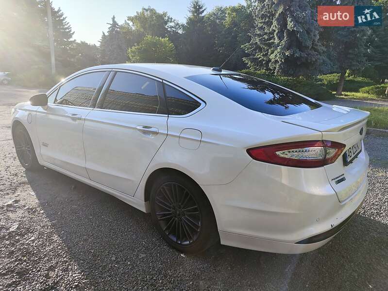 Седан Ford Fusion 2015 в Виннице