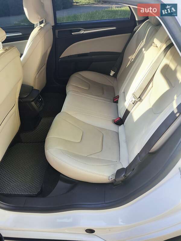 Седан Ford Fusion 2015 в Виннице