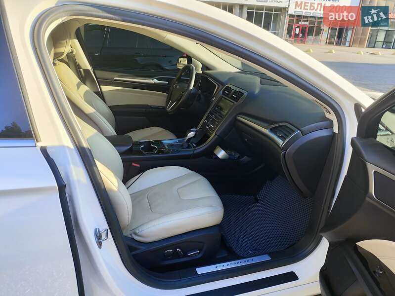 Седан Ford Fusion 2015 в Виннице