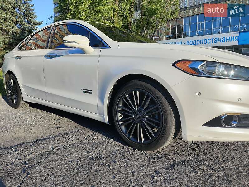 Седан Ford Fusion 2015 в Виннице