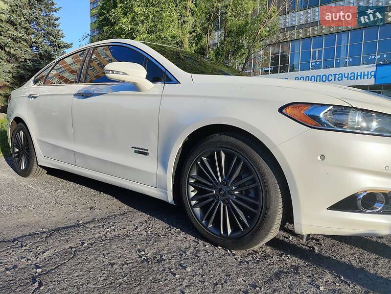 Седан Ford Fusion 2015 в Виннице