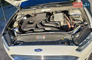 Седан Ford Fusion 2015 в 