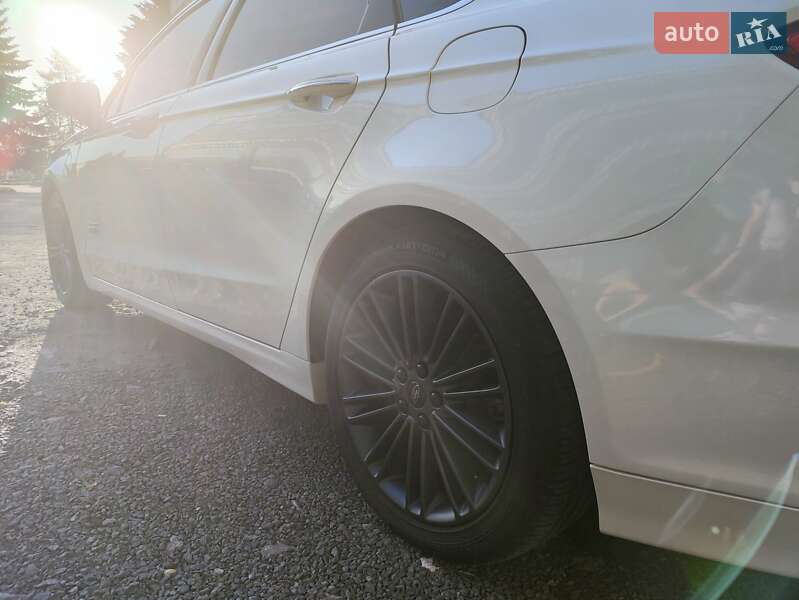 Седан Ford Fusion 2015 в Виннице