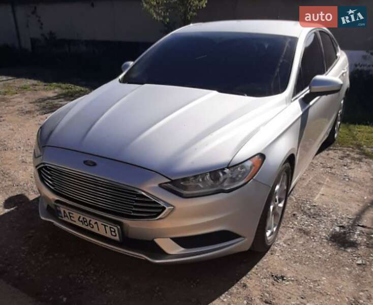 Седан Ford Fusion 2016 в 