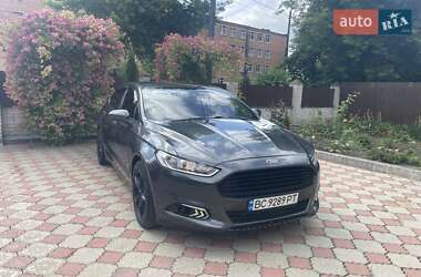 Седан Ford Fusion 2016 в 