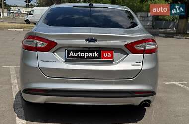 Седан Ford Fusion 2016 в 