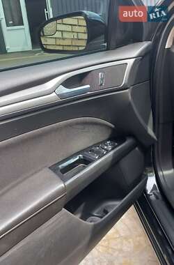 Седан Ford Fusion 2014 в 