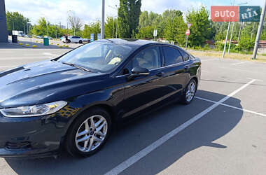 Седан Ford Fusion 2013 в 