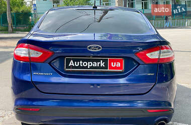 Седан Ford Fusion 2015 в 