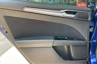Седан Ford Fusion 2015 в 