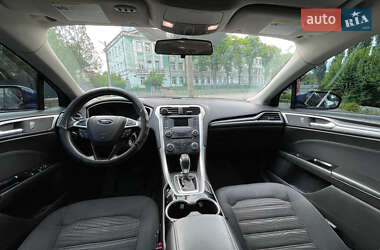 Седан Ford Fusion 2015 в 