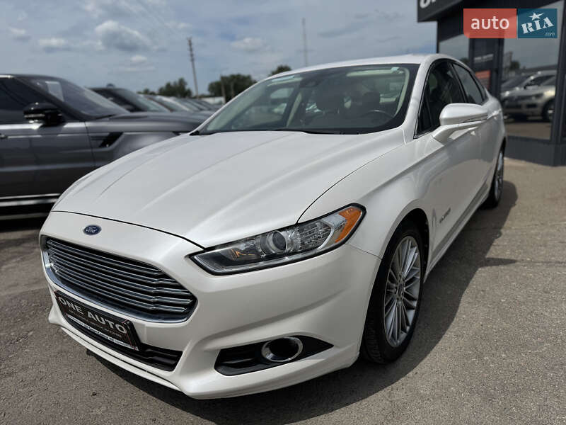 Седан Ford Fusion 2012 в 