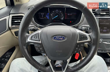 Седан Ford Fusion 2012 в 