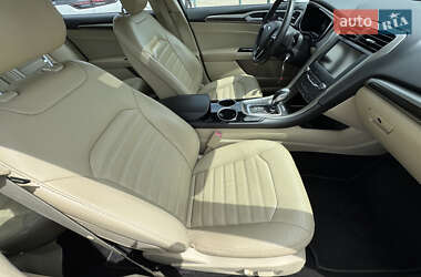 Седан Ford Fusion 2012 в 