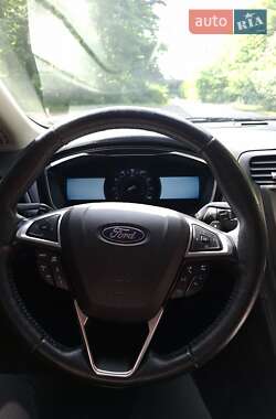 Седан Ford Fusion 2020 в 