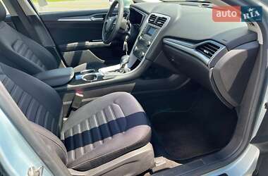 Седан Ford Fusion 2013 в 