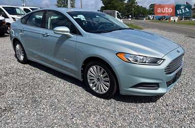 Седан Ford Fusion 2013 в 