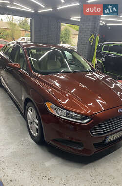 Седан Ford Fusion 2015 в 