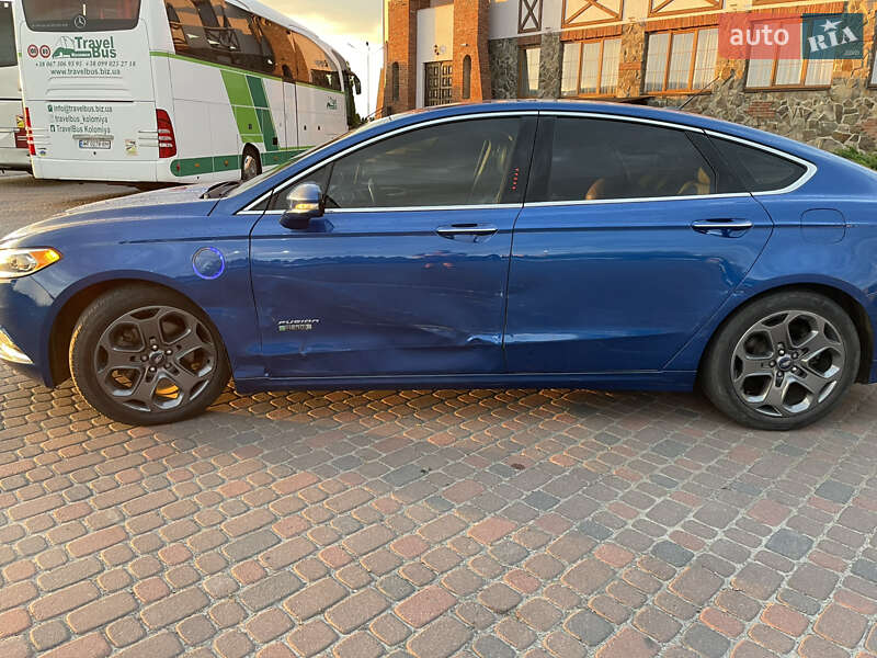 Седан Ford Fusion 2016 в Львове