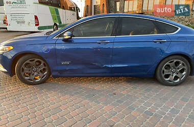 Седан Ford Fusion 2016 в 