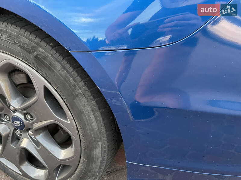 Седан Ford Fusion 2016 в Львове