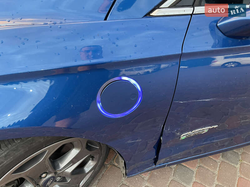 Седан Ford Fusion 2016 в Львове