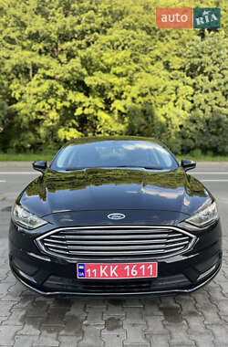 Седан Ford Fusion 2017 в 