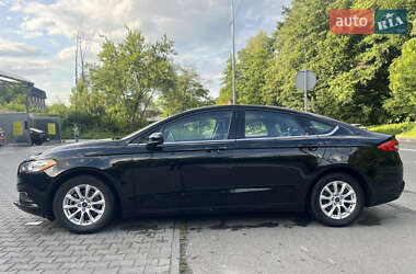 Седан Ford Fusion 2017 в 