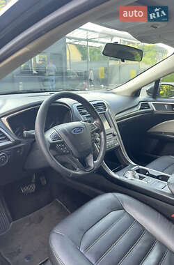 Седан Ford Fusion 2017 в 