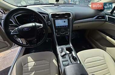 Седан Ford Fusion 2020 в 