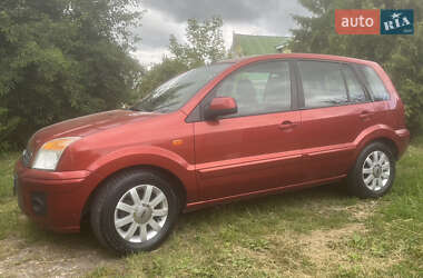 Хэтчбек Ford Fusion 2011 в 