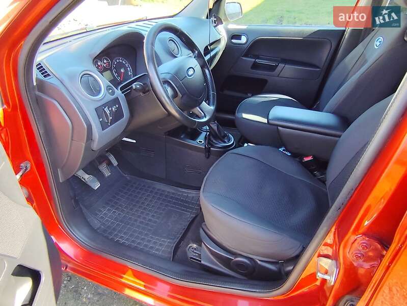 Хетчбек Ford Fusion 2008 в Старокостянтинові