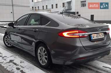 Седан Ford Fusion 2016 в 