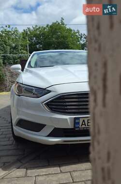 Седан Ford Fusion 2016 в 