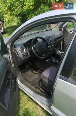 Хэтчбек Ford Fusion 2008 в 