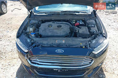 Седан Ford Fusion 2013 в 