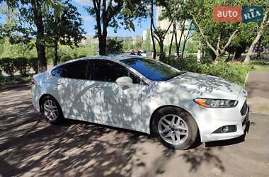 Седан Ford Fusion 2014 в Кривом Роге