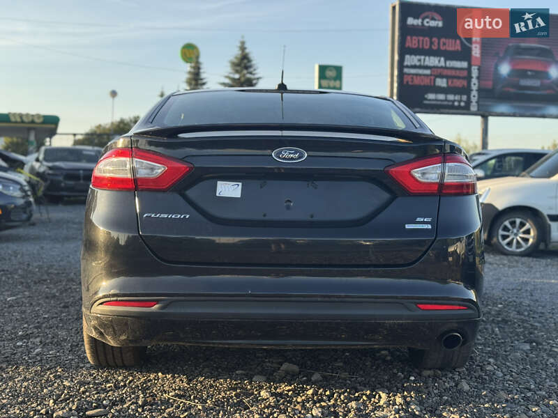 Седан Ford Fusion 2012 в Львове