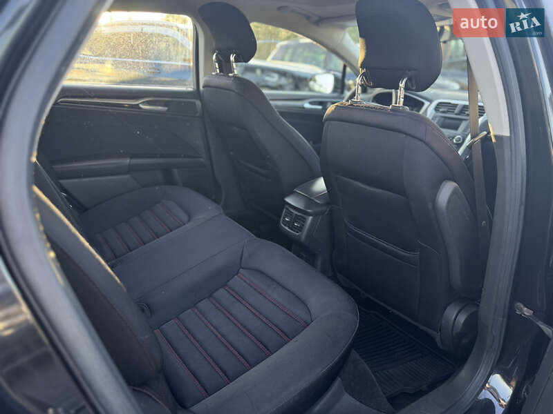 Седан Ford Fusion 2012 в Львове
