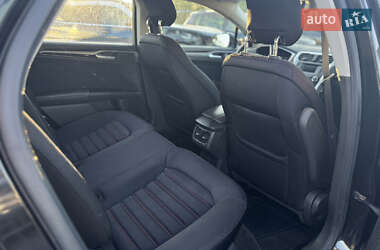Седан Ford Fusion 2012 в 