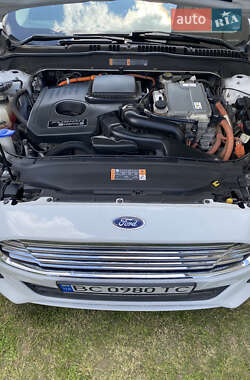 Седан Ford Fusion 2016 в 