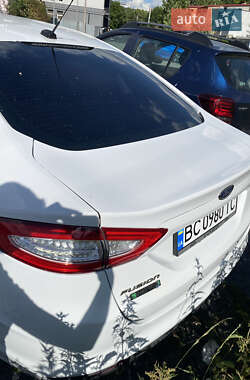 Седан Ford Fusion 2016 в 