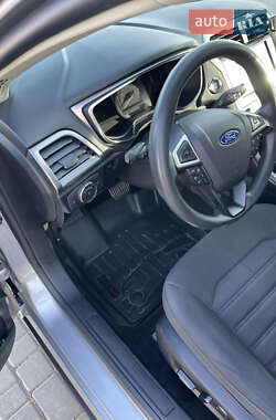 Седан Ford Fusion 2020 в 