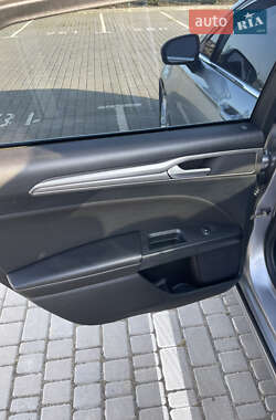 Седан Ford Fusion 2020 в 