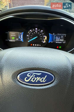 Седан Ford Fusion 2019 в 