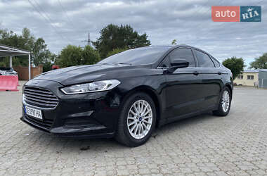 Седан Ford Fusion 2016 в 