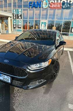 Седан Ford Fusion 2015 в 